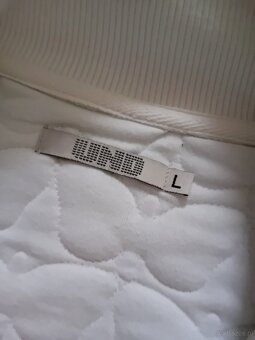 Biała bluza zasuwana na suwak - 3