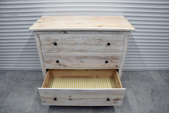 komoda z drewna sosnowego - jak nowa - 3