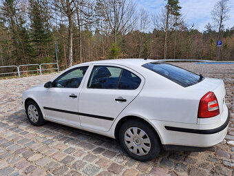 Sprzedam auto Skoda Octavia 1,6 MPI - 3