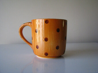 Urocze kubki w kropki z figurką delfina i pieska w środku 3D - 3