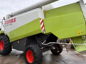 Kombajn zbożowy Claas Lexion 440 rok 2002 heder V660. - 3