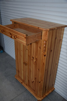 komoda z drewna sosnowego - jak nowa - 3