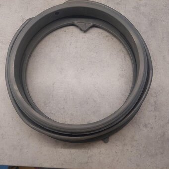 Uszczelka/mankiet z pralki Whirlpool FSCR 10432 - 3