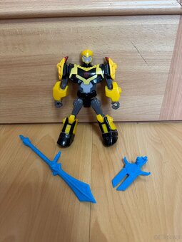 Figurka Transformers Bumblebee + 2 bronie - 3