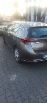 Sprzedam Toyota Auris - 3