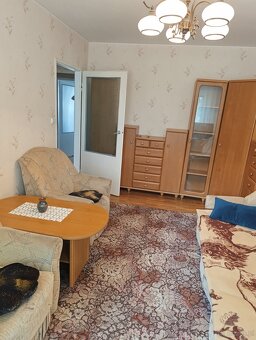 Wynajmę mieszkanie 3 pokojowe 2.000,- /studenci ,studentki - 3
