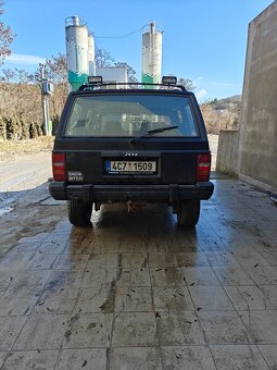 Jeep Cherokee XJ - 3