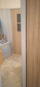 Sprzedam dużą kawalerkę - 3