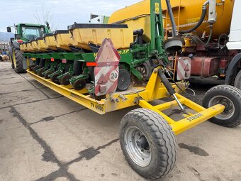 Siewnik do kukurydzy John deere  8rzedowy  cena 39900zl - 3