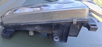 Lampy przednie Nissan Terrano 2 - 3