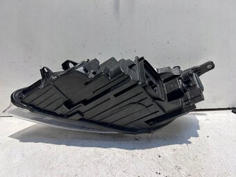 Reflektor prawy Volvo V40 II lift Full LED 32228480 - 3