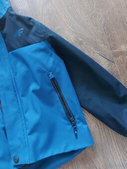 Kurtka wiatrowka 4f - 3