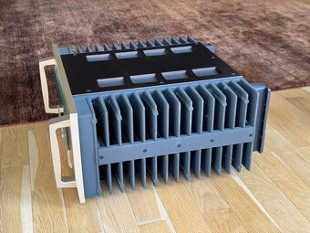 Accuphase A-200  Monoblokowe wzmacniacze mocy - 3