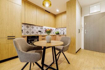 Mieszkanie o powierzchni 35.40m2, balkon, winda, VI p., Os. - 3