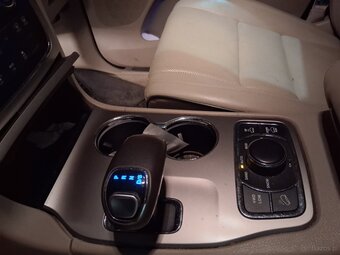 Sprzedam jeep grand cherokee-uszkodzony - 3