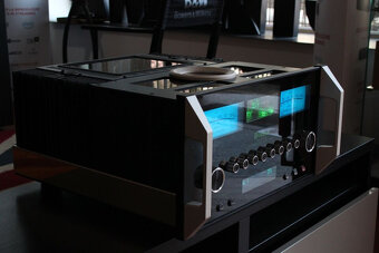 McIntosh MA12000 ( Price: 6000 EUR ) - 3