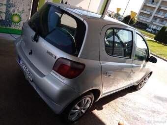 Sprzedam toyotę Yaris 1,0 2000rok - 3