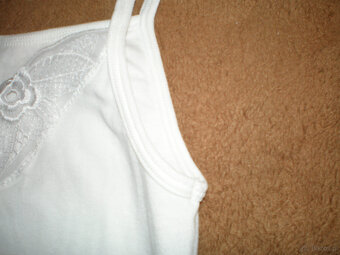 Sprzedam podkoszulkę damską, bawełnianą, białą, używaną. - 3