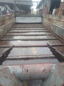 Rozrzutnik obornika dwuosiowy Agromet Czarna Białostocka 4t - 3