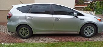 Toyota Prius Plus - 3