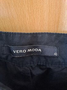 Czarna spódnica rozmiar 40 firmy Vero Moda - 3