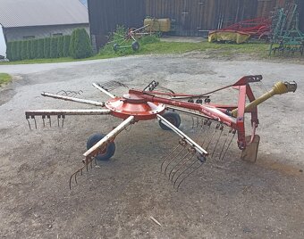 Zgrabiarka karuzelowa Deutz-Fahr 80D - 3