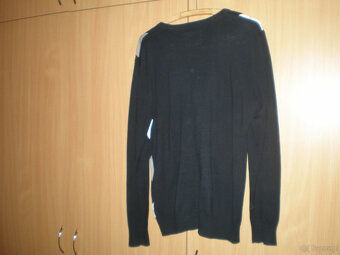 Sprzedam sweter męski rozmiar M, używany, stan dobry. - 3