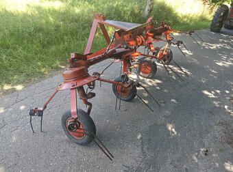 Przetrząsacz przewracarka karuzelowa zawieszana Deutz-Fahr - 3
