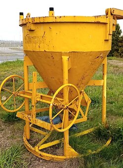 Pojemnik, zbiornik, kubeł do betonu 750 L - 3