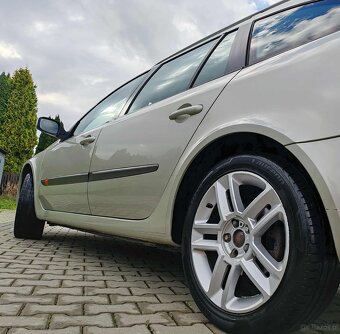Sprzedam piękną renault laguna 2004 rok 1.8 ładny stan - 3