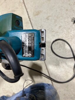 Strug elektryczny do drewna Makita KP0800 - 3
