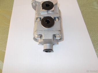 pompa hydrauliczna 6C140-37304  (6C140-3730-0) - 3