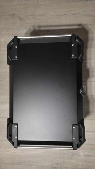 Aluminiowy bagażnik motocyklowy(Top Case). Pojemność 65 - 3