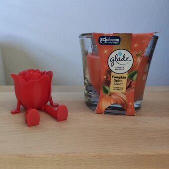 Siedząca różyczka z druku 3D – oryginalna dekoracja - 3