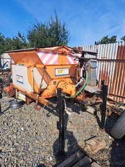 Wielostanowiskowa ciężarówka z platformą, posypywarka miejsk - 3