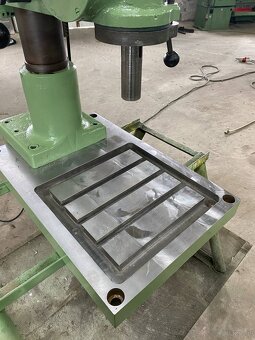 Wiertarka stołowa z posuwem - 3