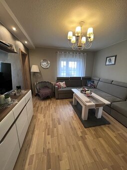 Piętrowy dom 160 m² na dużej działce – Skalmierzyce - 3