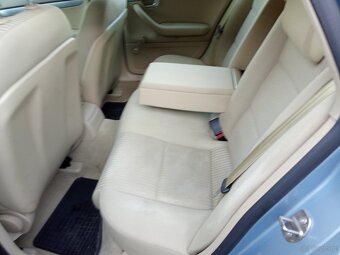 Audi a4 kombi 1.8 turbo benzyna - 3