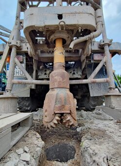Wiertnica do studni ZIŁ 131 ЗиЛ URB 2,5a - 3