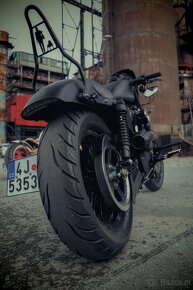 Harley Davidson Sportster 883 Custom - 3