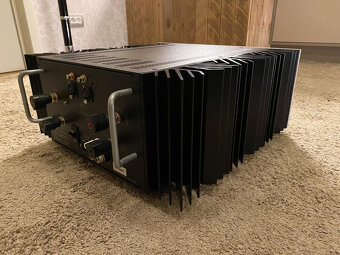 Pass Labs X250.8 ( Price : 3500 EUR ) - 3