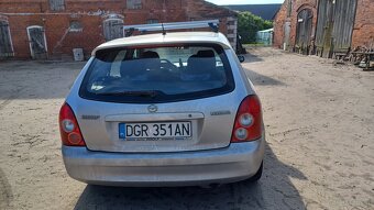 Samochód osobowy Mazda323F - 3