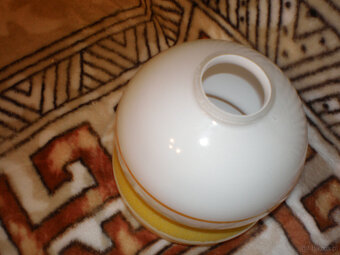 Używany, w dobrym stanie klosz z PRL-u. - 3