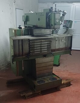 Oferujemy do sprzedaży frezarkę FNGJ 32 . 3KS - 3