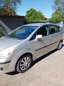 Toyota Yaris Verso-Polecam - 3