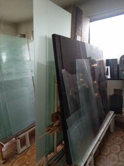 ponukam na predaj zostatok skla a zrkadiel a naradia - 3