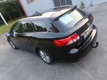 Toyota Avensis 1.6 benzyna gaz 2013 - 3