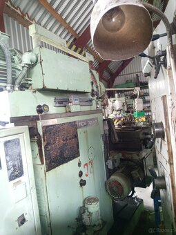- Frezarka konsolowa TOS, typ FGS 32 / 40 - 3