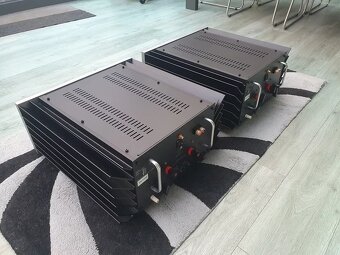Pass Labs XA100.5 Monos ( Price: 3500 EUR ) - 3