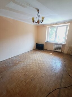2 pokojowe mieszkanie, 42,4 m², parter, do remontu – Centrum - 3
